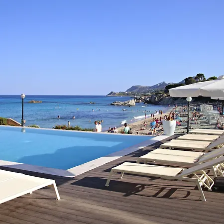 Son Moll Sentits & - Adults Only